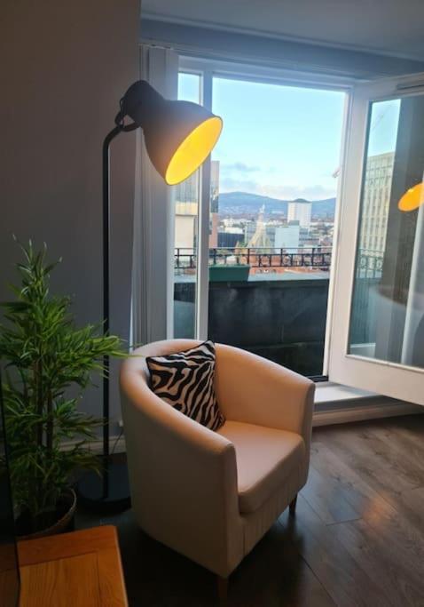 City Centre Top Floor Apartment In Belfast City Centre Exteriör bild